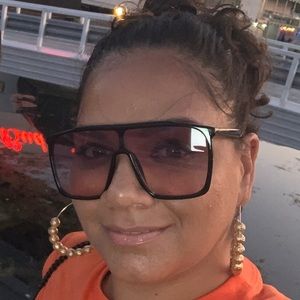 Meet your Posher, Veronica